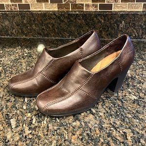 Women’s dress shoes